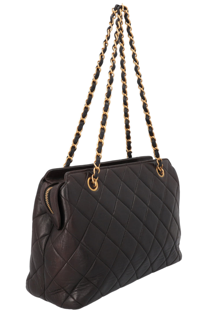 CHANEL Vintage Quilted Shoulder Bag Black
