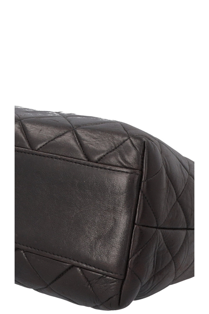 CHANEL Vintage Quilted Shoulder Bag Black