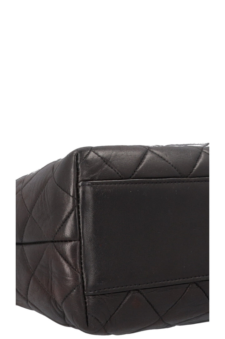 CHANEL Vintage Quilted Shoulder Bag Black