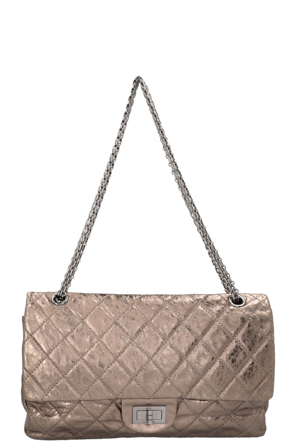 Sac CHANEL 2.55 Reissue grand modèle en cuir métallisé doré