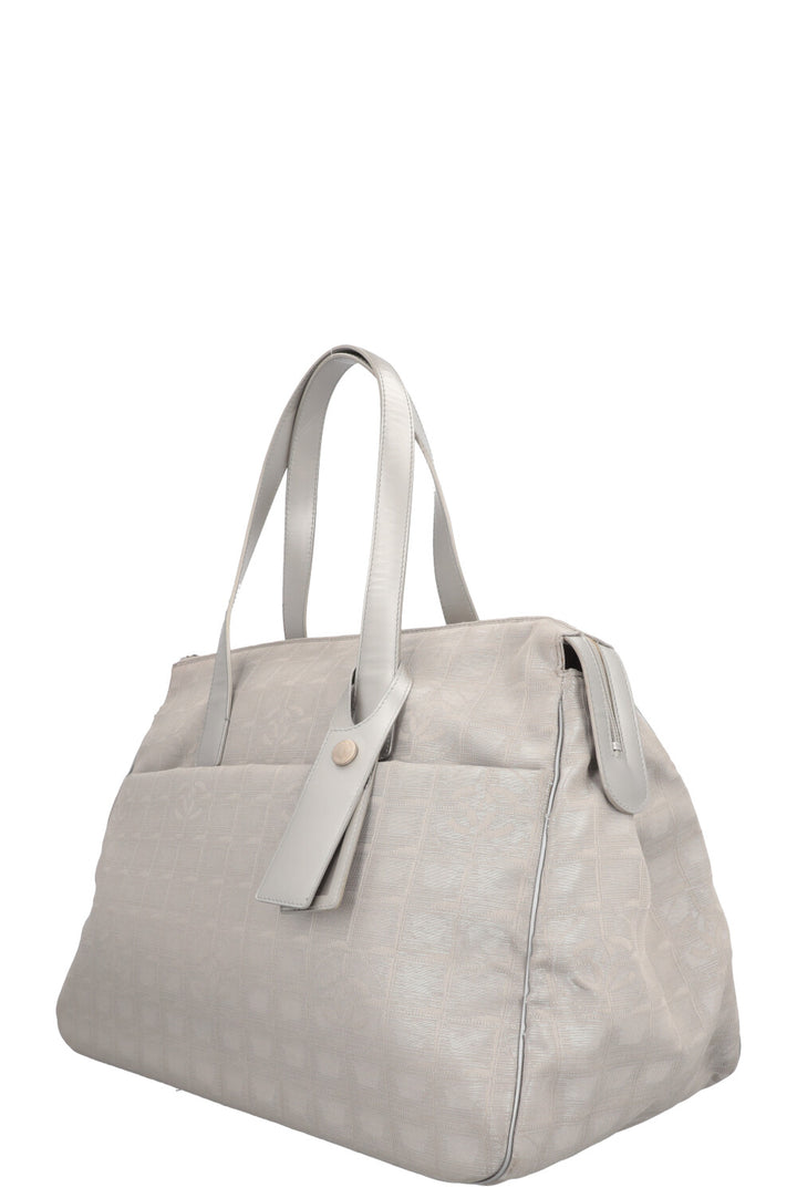 Sac cabas CHANEL New Travel Line en toile argentée