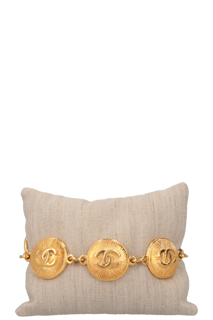 CHANEL CC Medaillon Bracelet Gold
