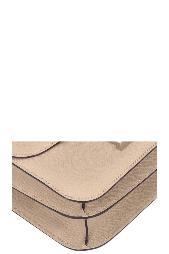 HERMÈS Constance 24 Verso Horseshoe Epsom Trench Gold