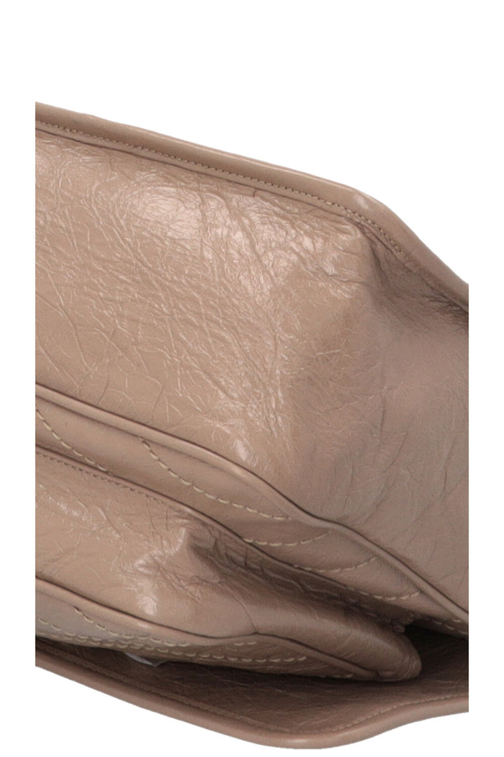 SAINT LAURENT Sac bandoulière Niki moyen couleur fauve