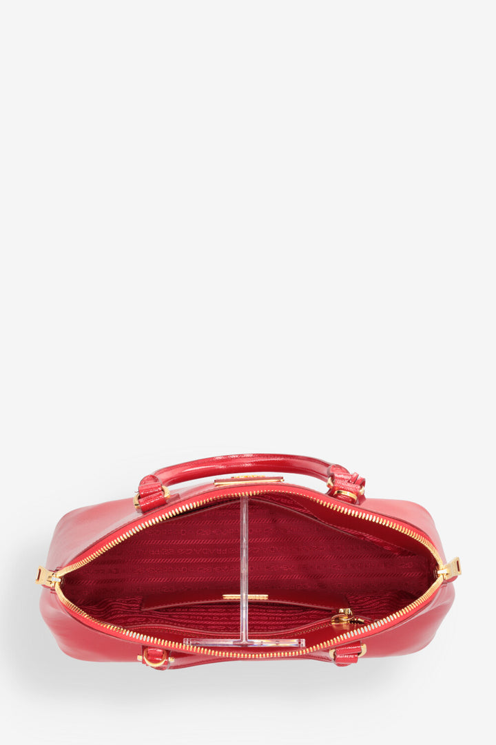PRADA TAsche rot weniger schatten/ mehr links