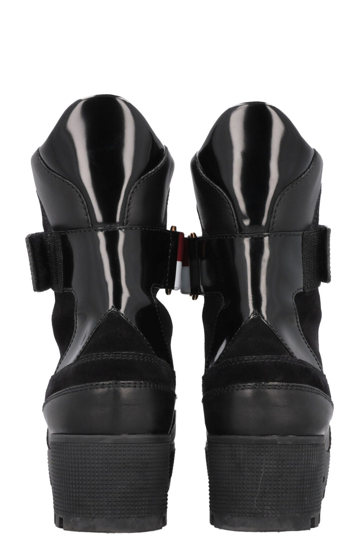 LOUIS VUITTON Laureate Desert Boots Leather Black