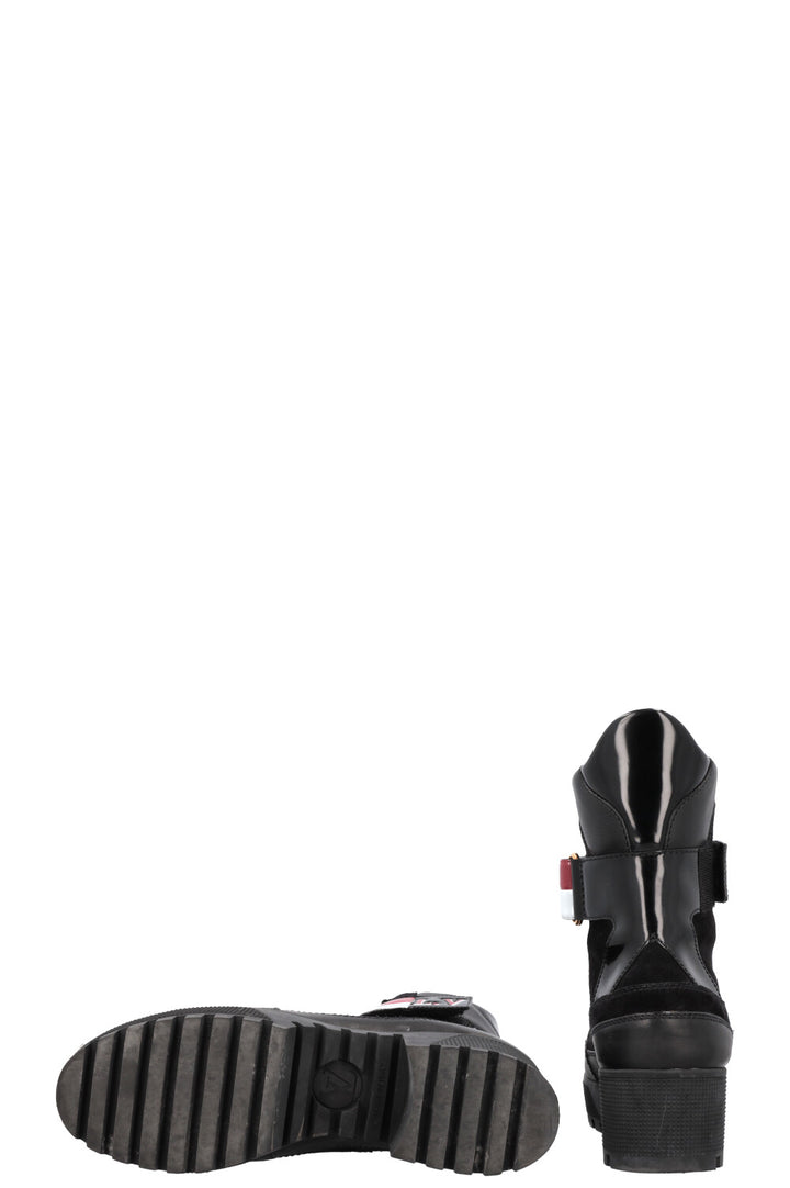 LOUIS VUITTON Laureate Desert Boots Leather Black
