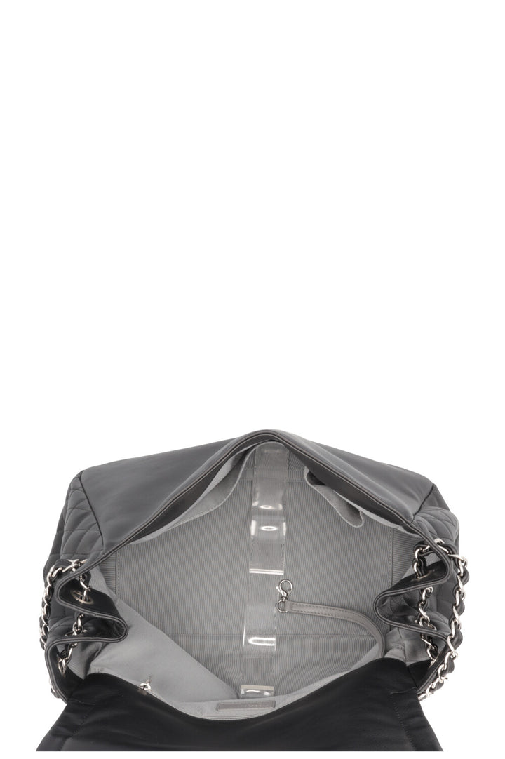 CHANEL CC Flap Bag Leather Black