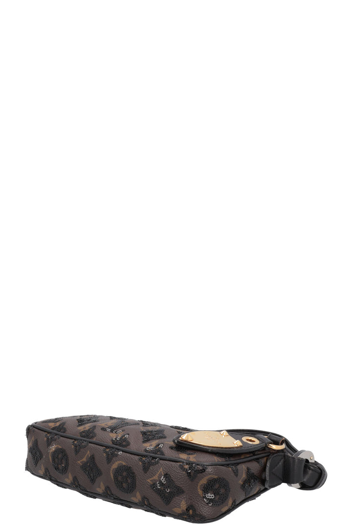 LOUIS VUITTON Pochette Accessoires Eclipse Paillettes MNG Toile