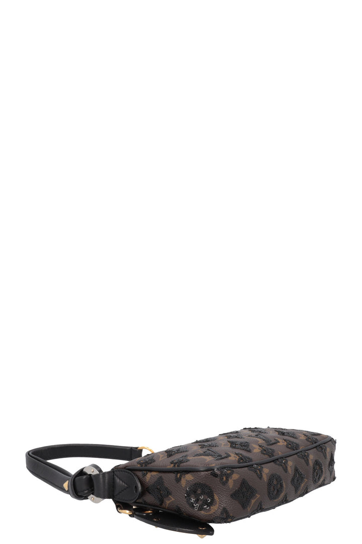 LOUIS VUITTON Pochette Accessoires Eclipse Paillettes MNG Toile