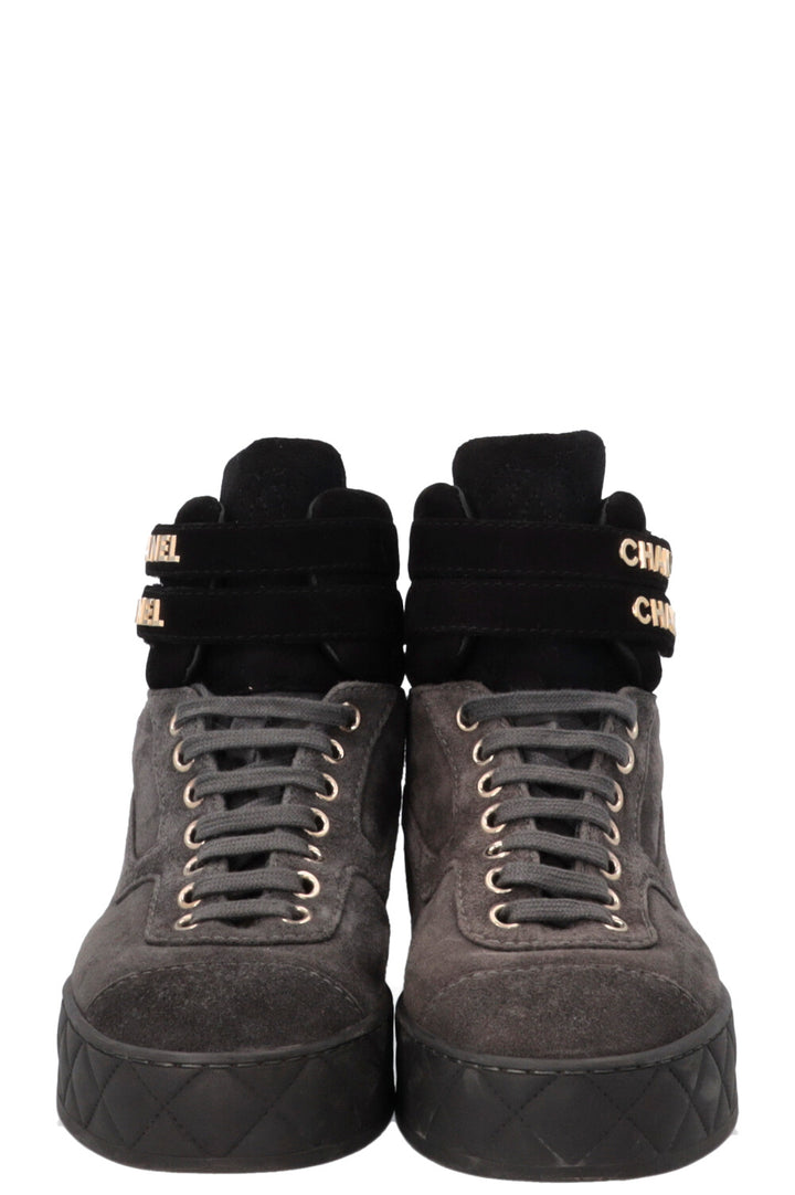 CHANEL 2019 Quilted Pattern Sneakers Suede Grey