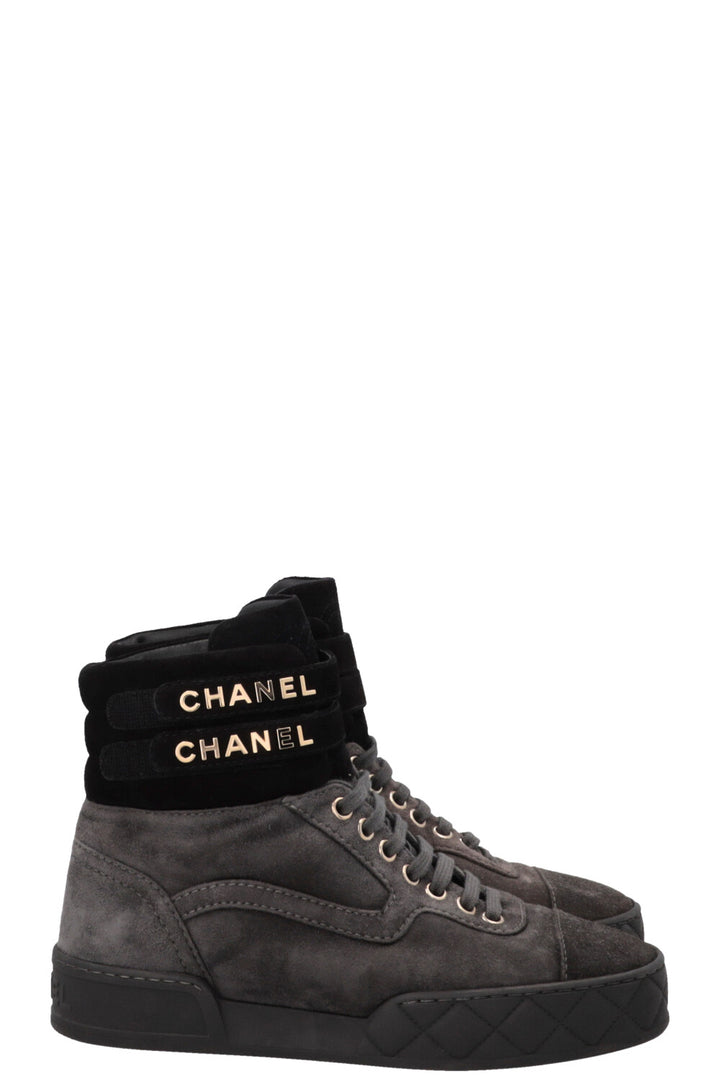 CHANEL 2019 Quilted Pattern Sneakers Suede Grey