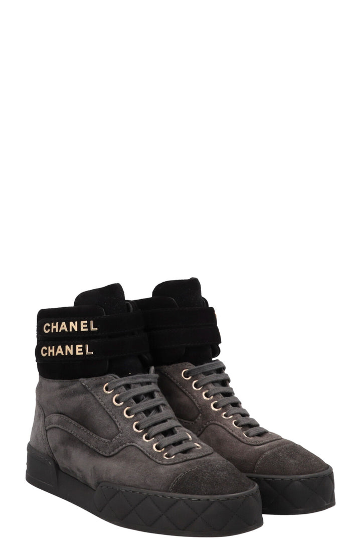 CHANEL 2019 Quilted Pattern Sneakers Suede Grey