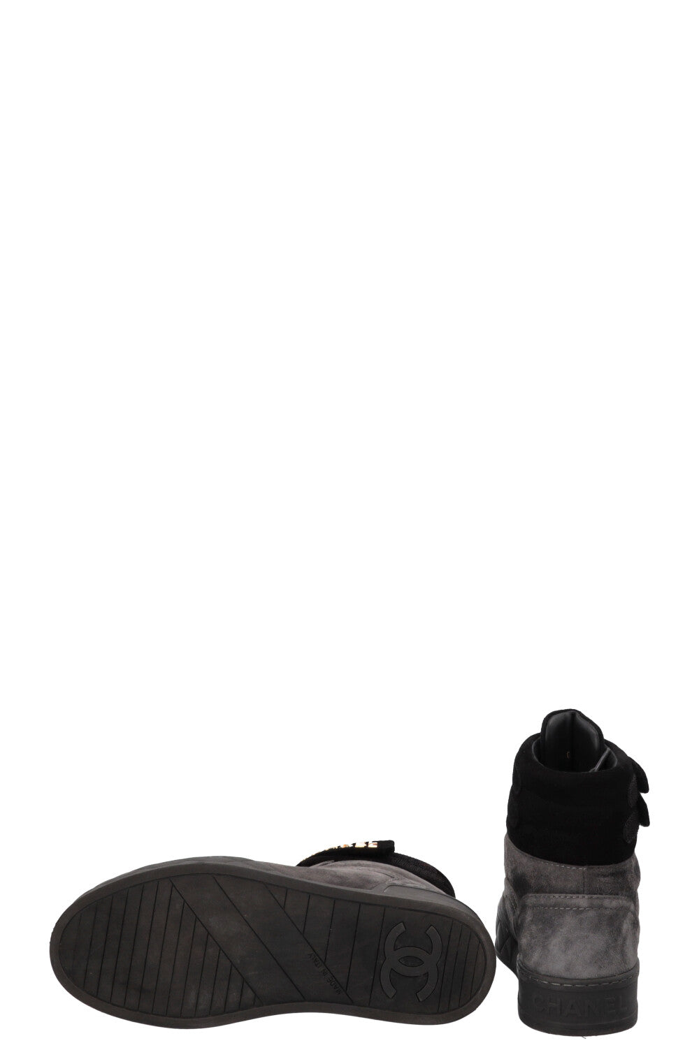 CHANEL 2019 Quilted Pattern Sneakers Suede Grey