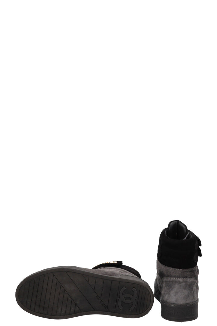 CHANEL 2019 Quilted Pattern Sneakers Suede Grey