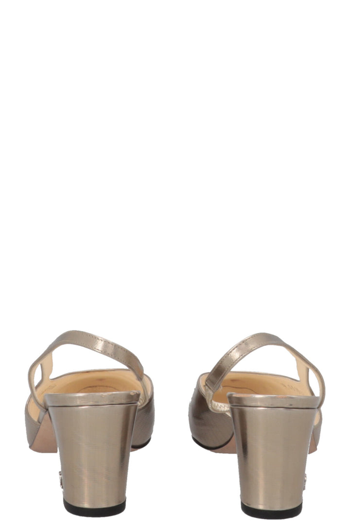 CHANEL Slingback classique or champagne