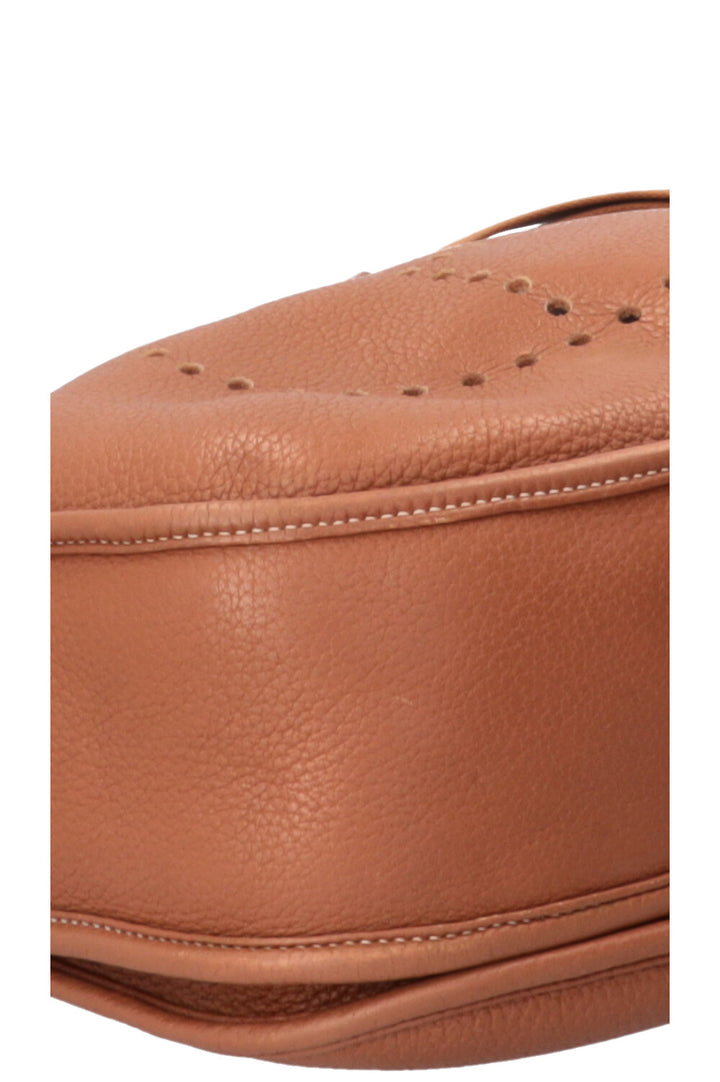 HERMÈS Evelyne PM Cuir Clemence Gold
