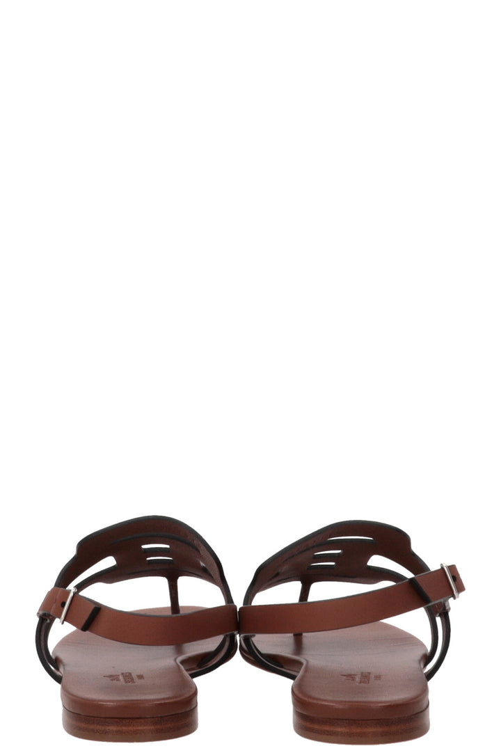 HERMÈS Iphigénie Sandals Leather Gold