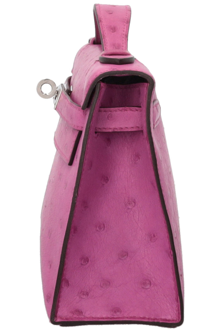 HERMÈS Kelly Pochette en cuir d'autruche Rose Pourpre