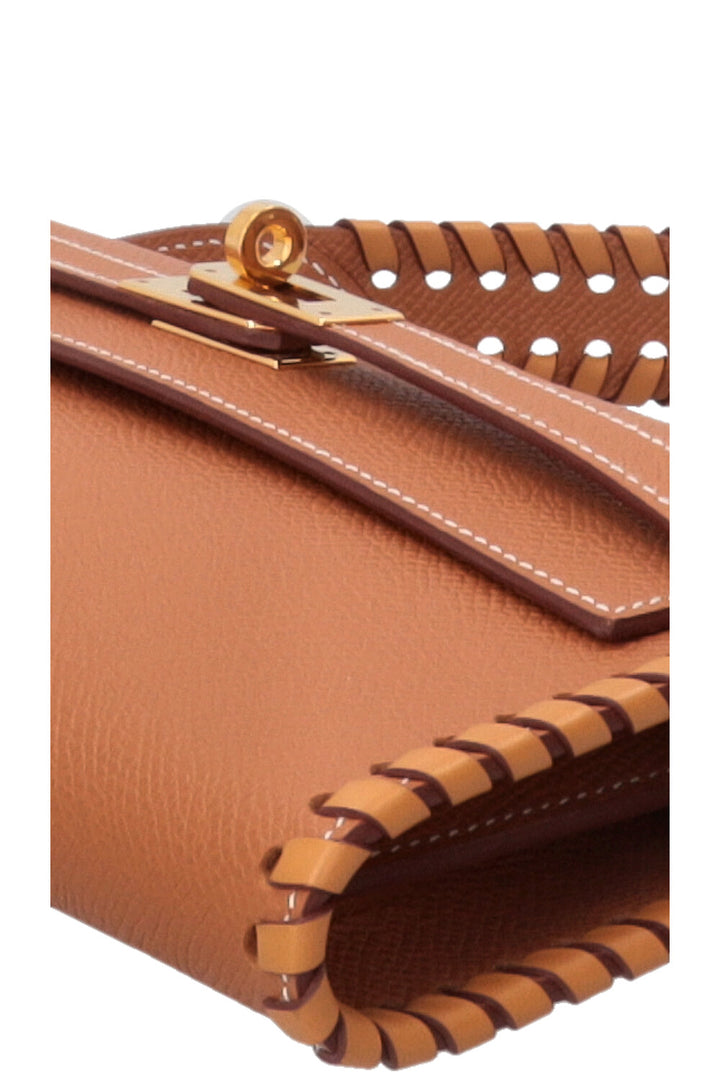 HERMÈS Kelly To Go Tressage en cuir Epsom Gold Sésame