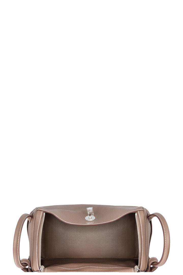 HERMÈS Lindy 30 Clemence Étoupe Palladium