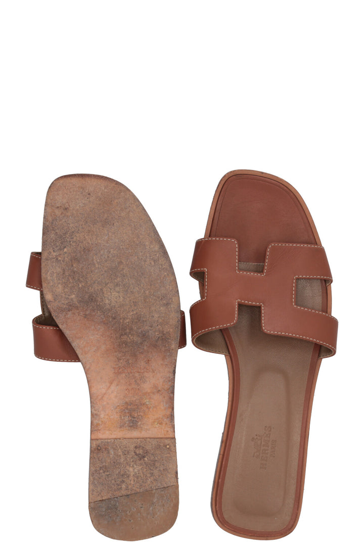 HERMÈS Oran Sandals Gold