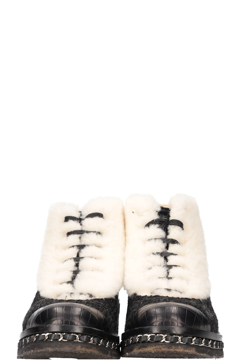CHANEL Boots Rabbit Fur & Tweed Black & White