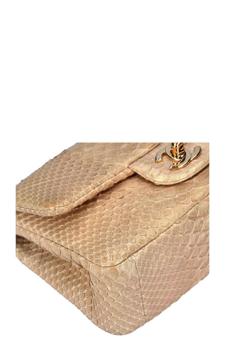CHANEL Mini Sac à Rabat Simple Python Irisé Beige