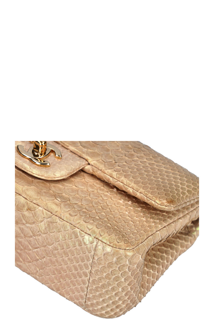 CHANEL Mini Sac à Rabat Simple Python Irisé Beige