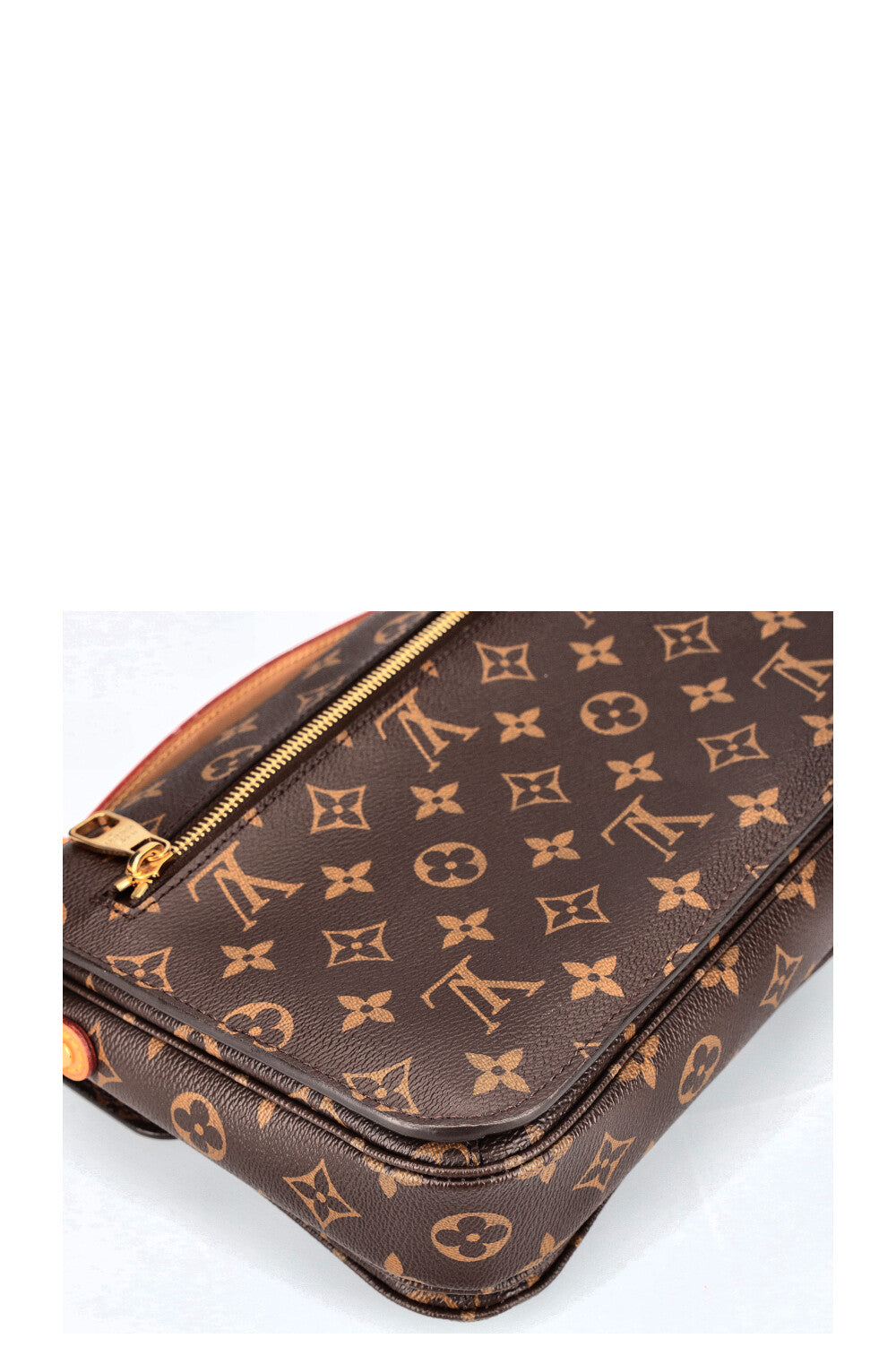 LOUIS VUITTON Pochette Metis MNG