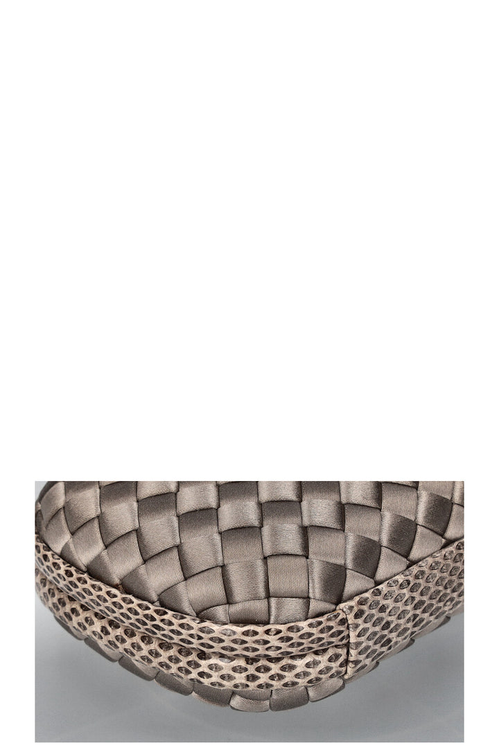 BOTTEGA VENETA Knot Clutch Intrecciato Silver