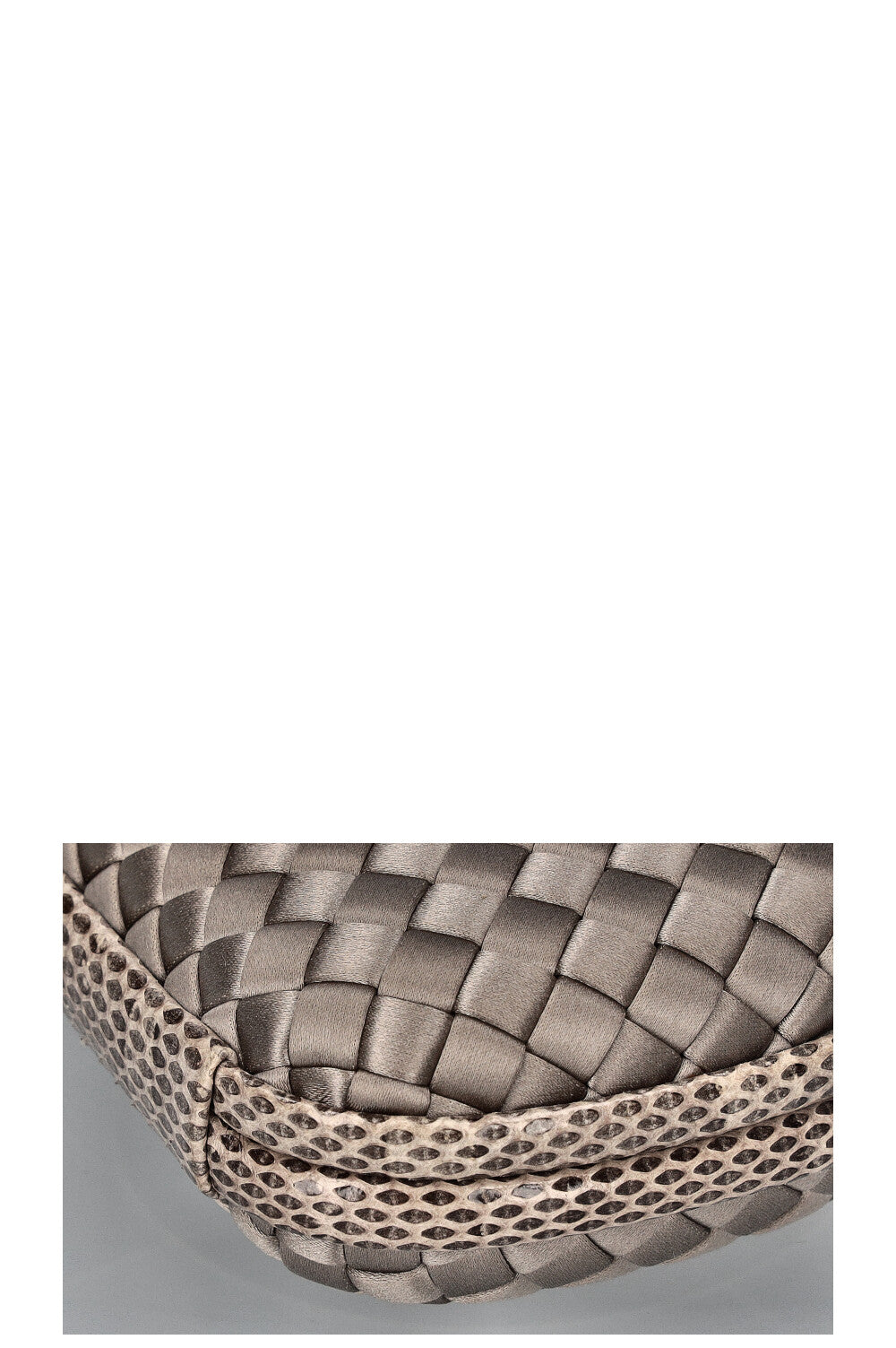 BOTTEGA VENETA Knot Clutch Intrecciato Silver