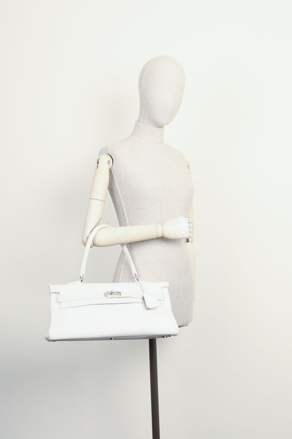 HERMÈS Kelly Shoulder Clemence White