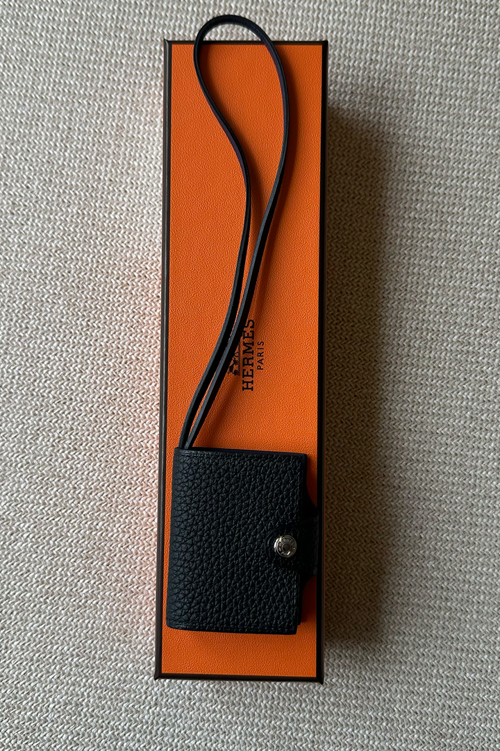 HERMÈS Ulysse Nano Togo Noir Bleu Saphir