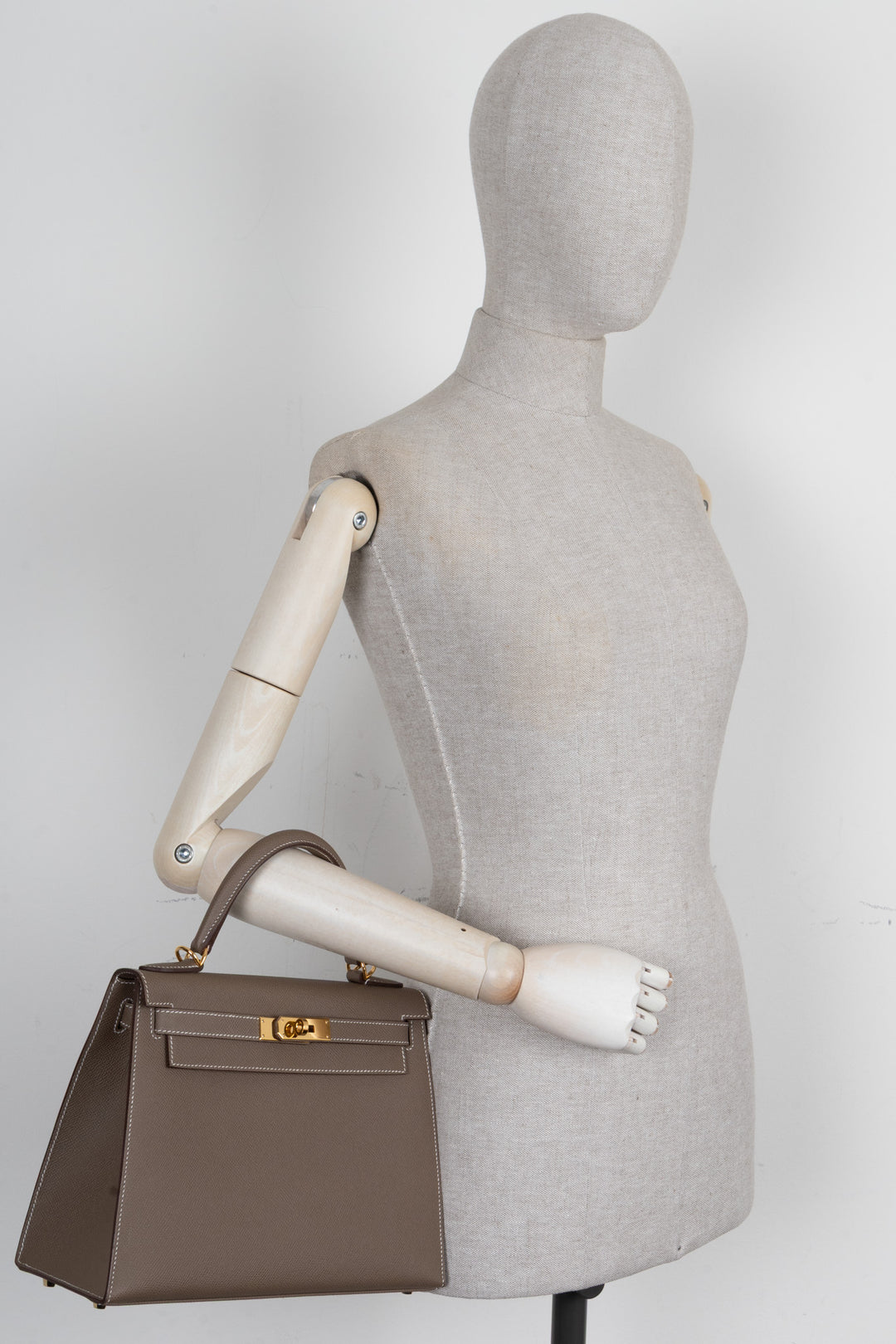 HERMÈS Kelly 28 Sellier Epsom Etoupe Or