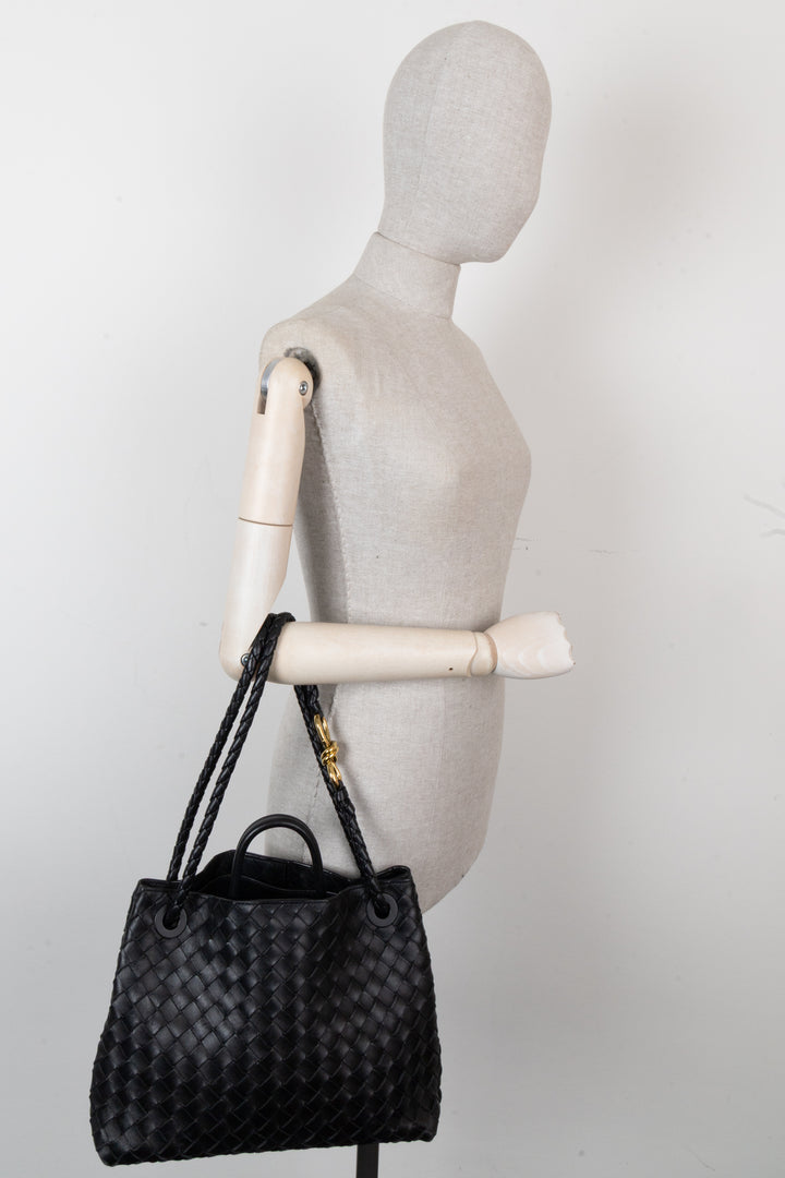 BOTTEGA VENETA Andiamo Bag Medium Black