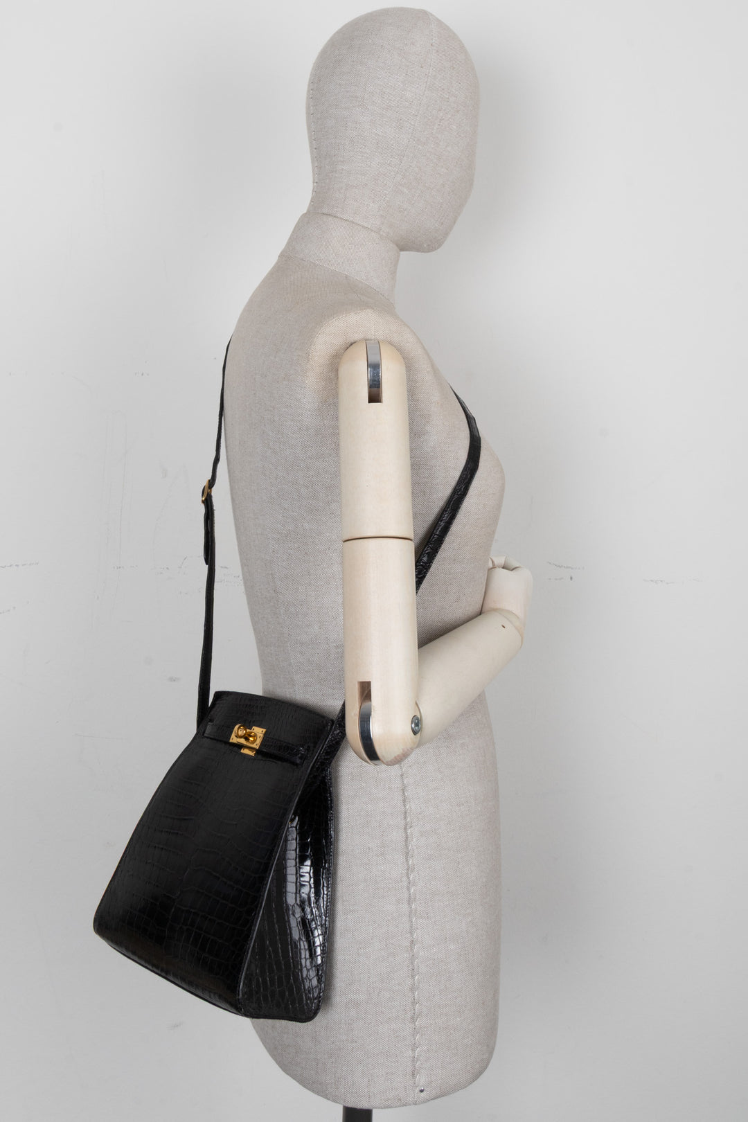 HERMÈS Kelly Sport PM Alligator Mississippiensis Noir Gold