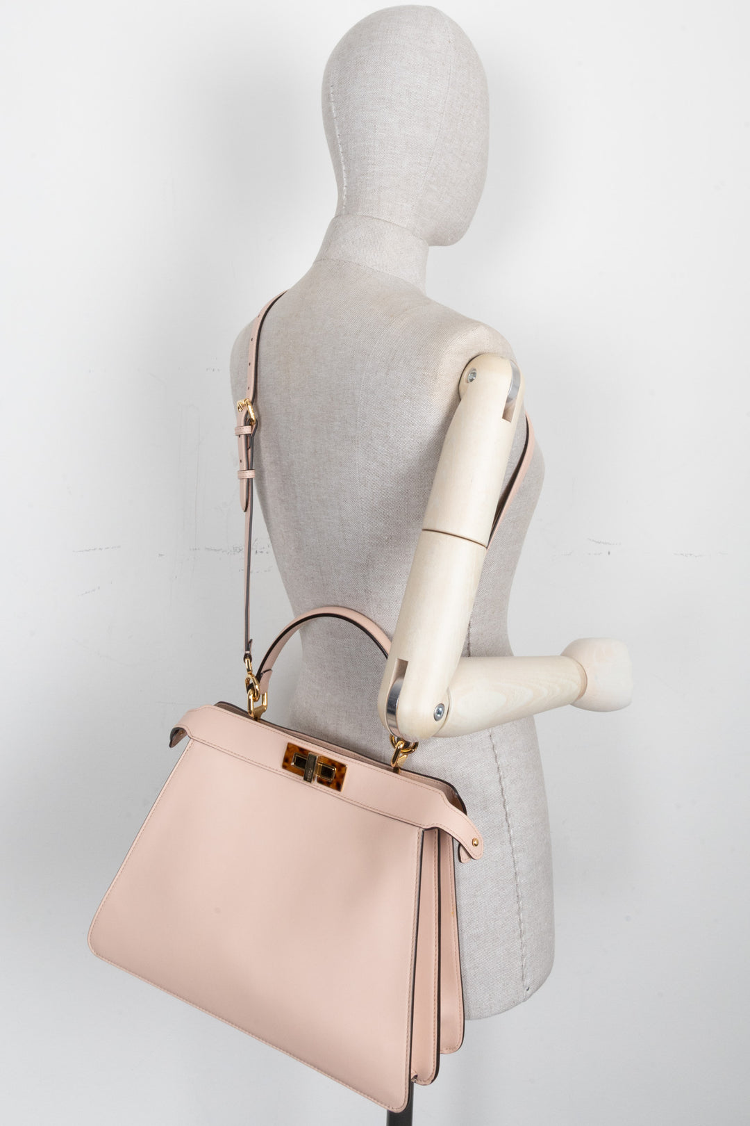 FENDI Peekaboo ISeeU Bag Medium Selleria Blush