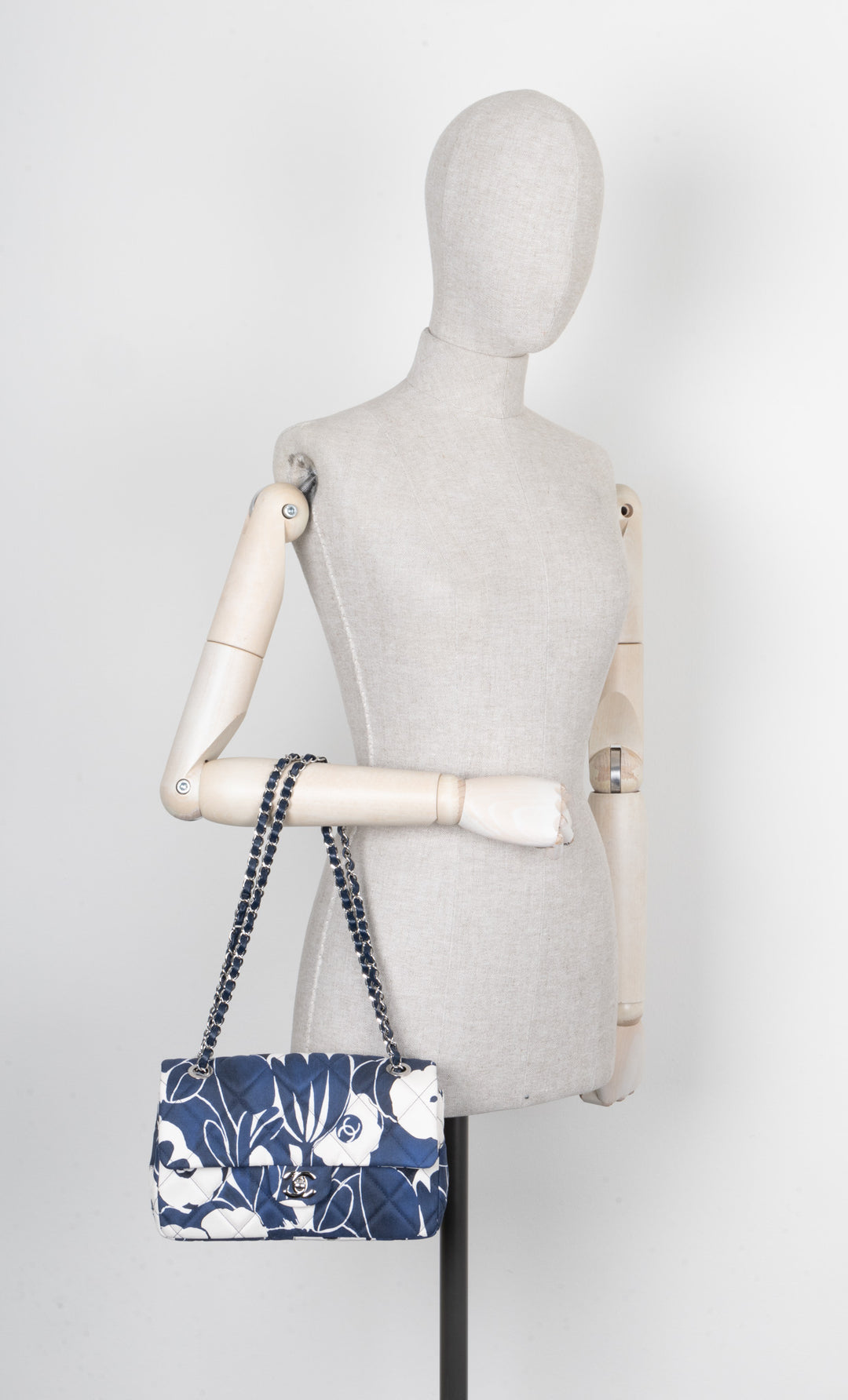 CHANEL Flowers Single Flap Bag 2022 Medium Canvas Blue