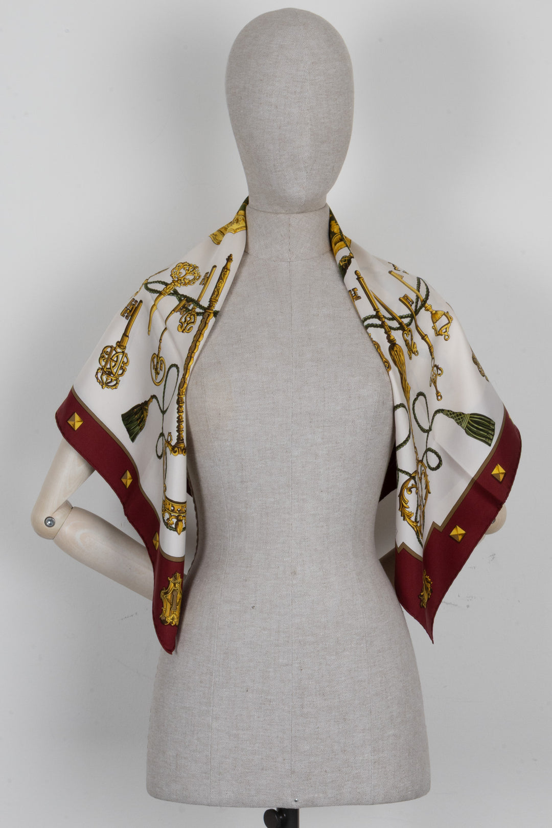 HERMÈS Les Clés Carré 90 Silk Bordeaux Ivory