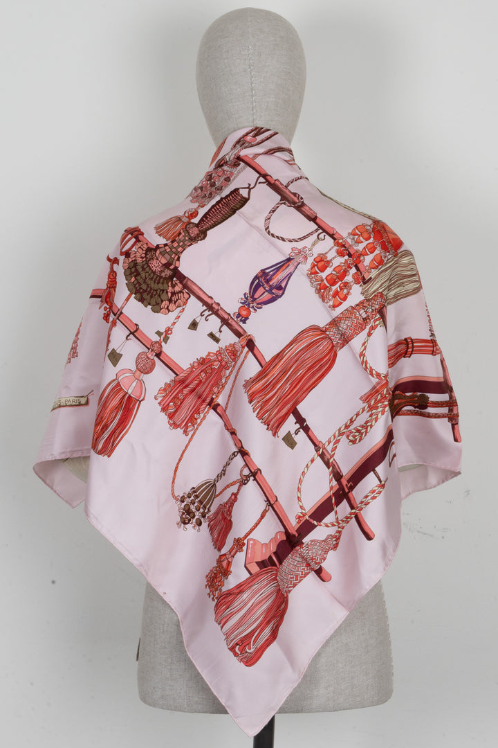 HERMÈS Passementerie 90 Carré Silk Pink