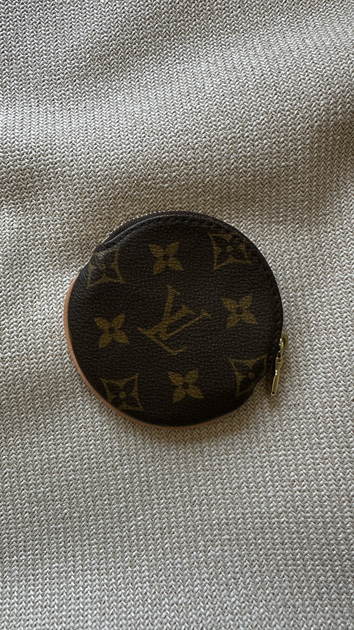 LOUIS VUITTON Round Coin Wallet MNG