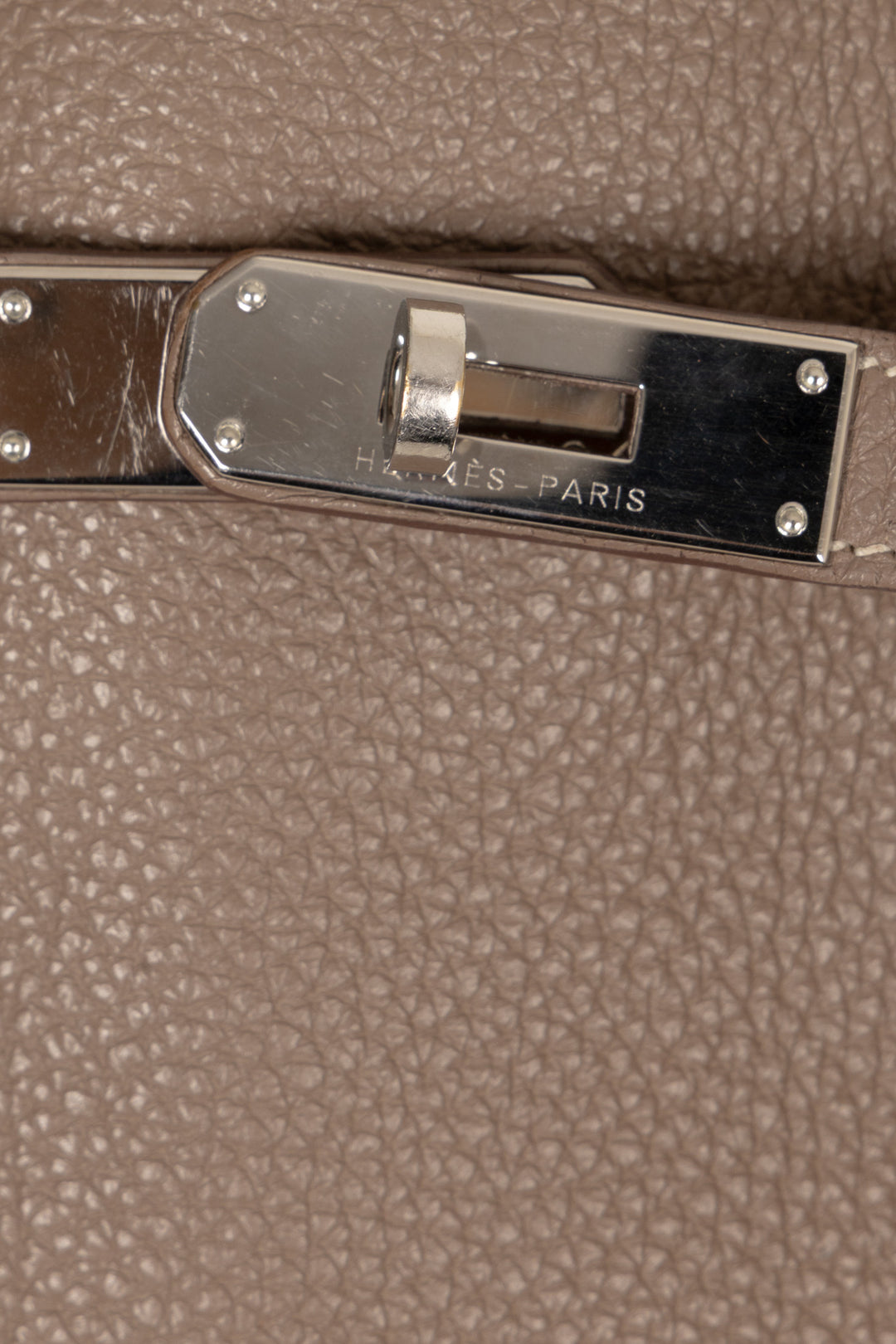 HERMÈS So Kelly 26 Clemence Etoupe