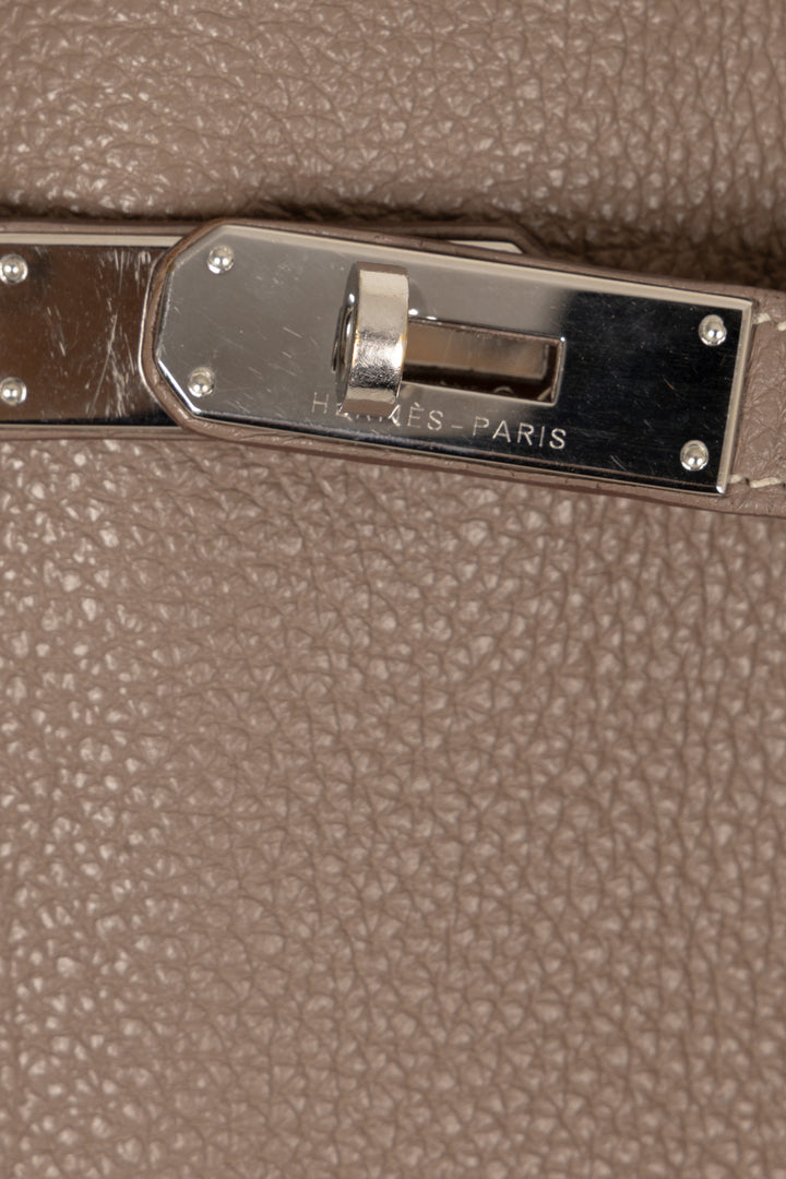 HERMÈS So Kelly 26 Clemence Etoupe