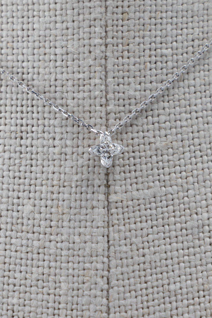 LOUIS VUITTON LV Collier Monogram Star Cut Diamant