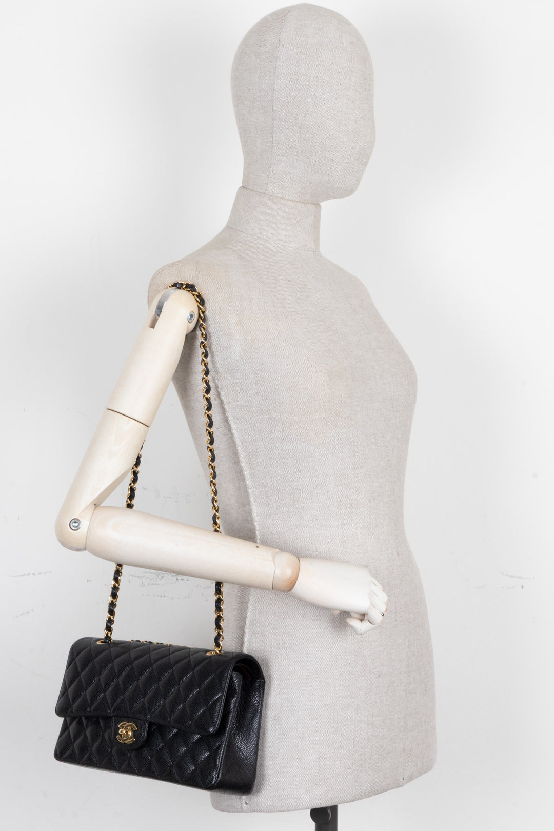 CHANEL Double Flap Medium Caviar Noir