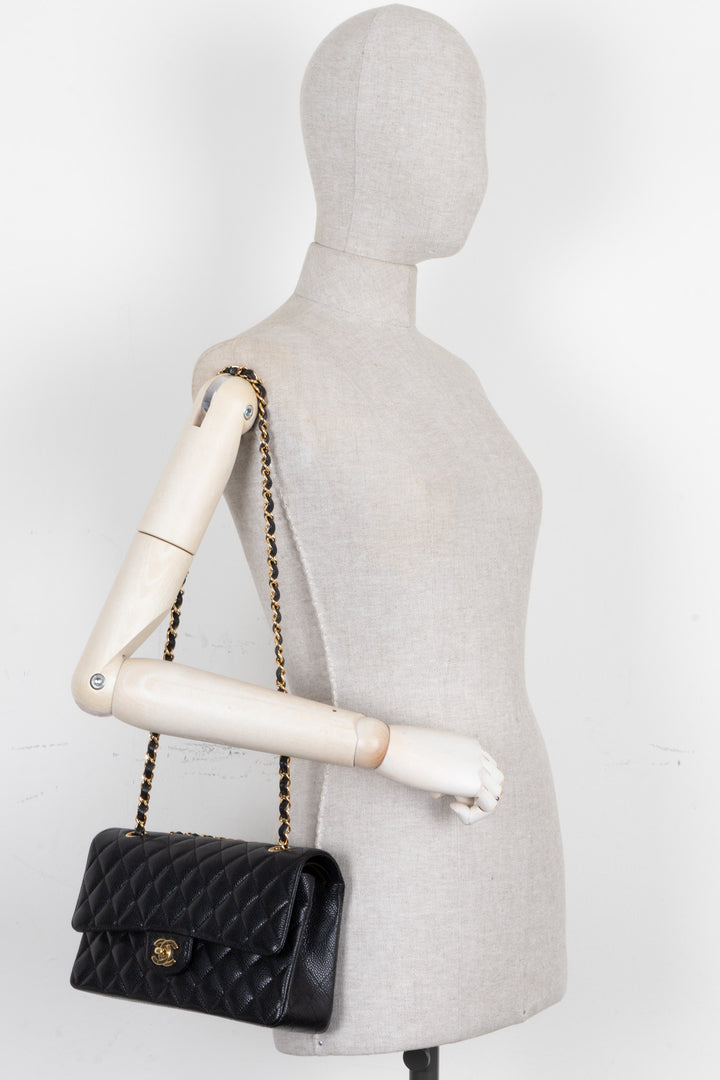 CHANEL Double Flap Medium Caviar Noir
