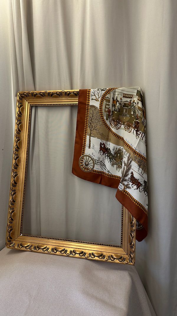 HERMÈS L´Hiver en Poste 90 Carré Silk Brown