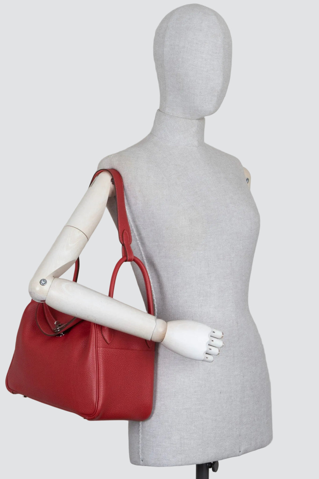 HERMÈS Lindy 30 Verso Clemence Rouge Salmon