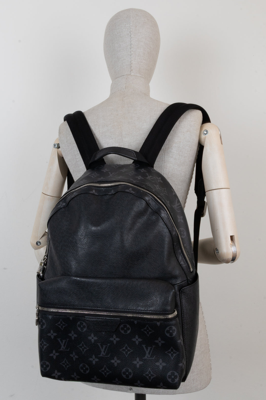 Sac à dos Discovery PM MNG LOUIS VUITTON Noir
